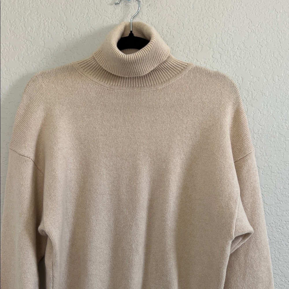 VICTORIA BECKHAM Cashmere Turtleneck Sweater In Cream . Size S - Picture 3 of 8